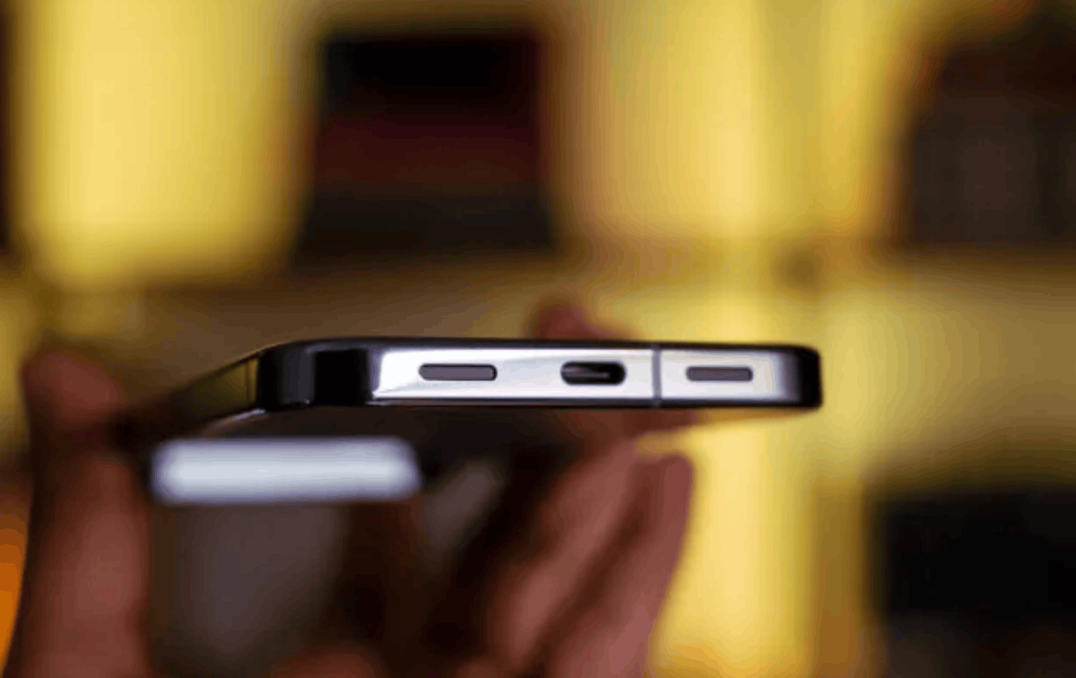    Если что, это не iPhone. Изображение: androidauthority