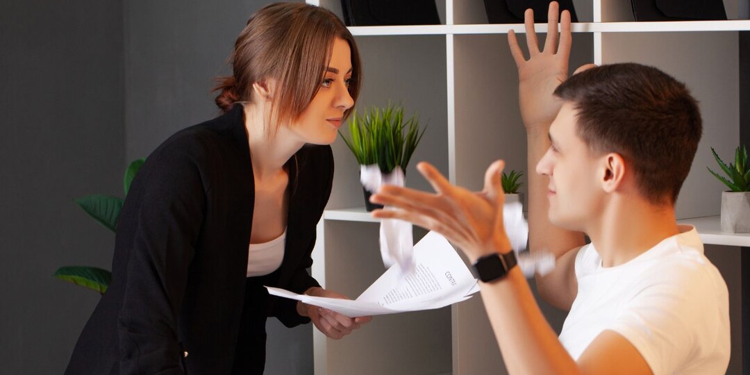 – Твоя "мышка" знает, что бизнес на мне? – я не позволю любовнице мужа забрать у меня все