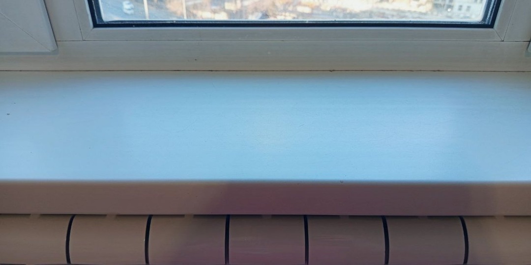 Подоконник сияет от белизны: 2 капли на ватный диск и протираю — найдется у всех в аптечке