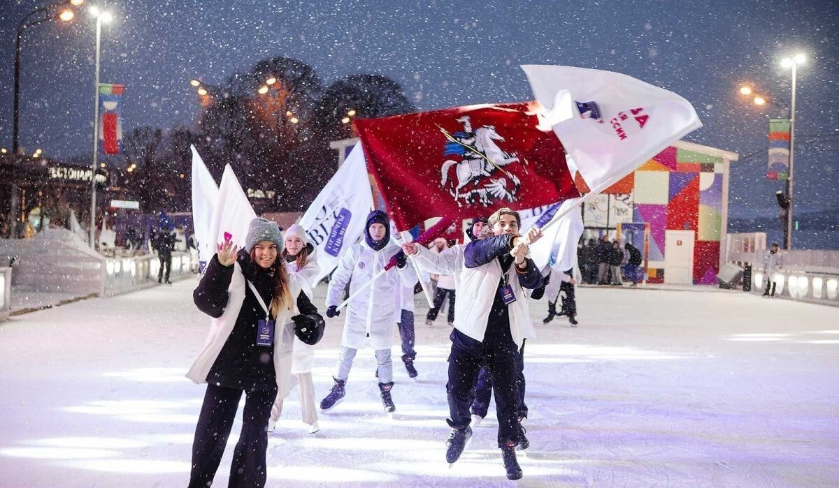     Студенты на катке. Источник: mos ru Автор фото: Пресс-служба Мэра и Правительства Москвы