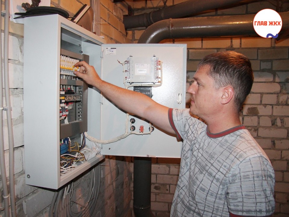 Энергосбережение в подъезде: что жильцы могут сделать прямо сегодня
