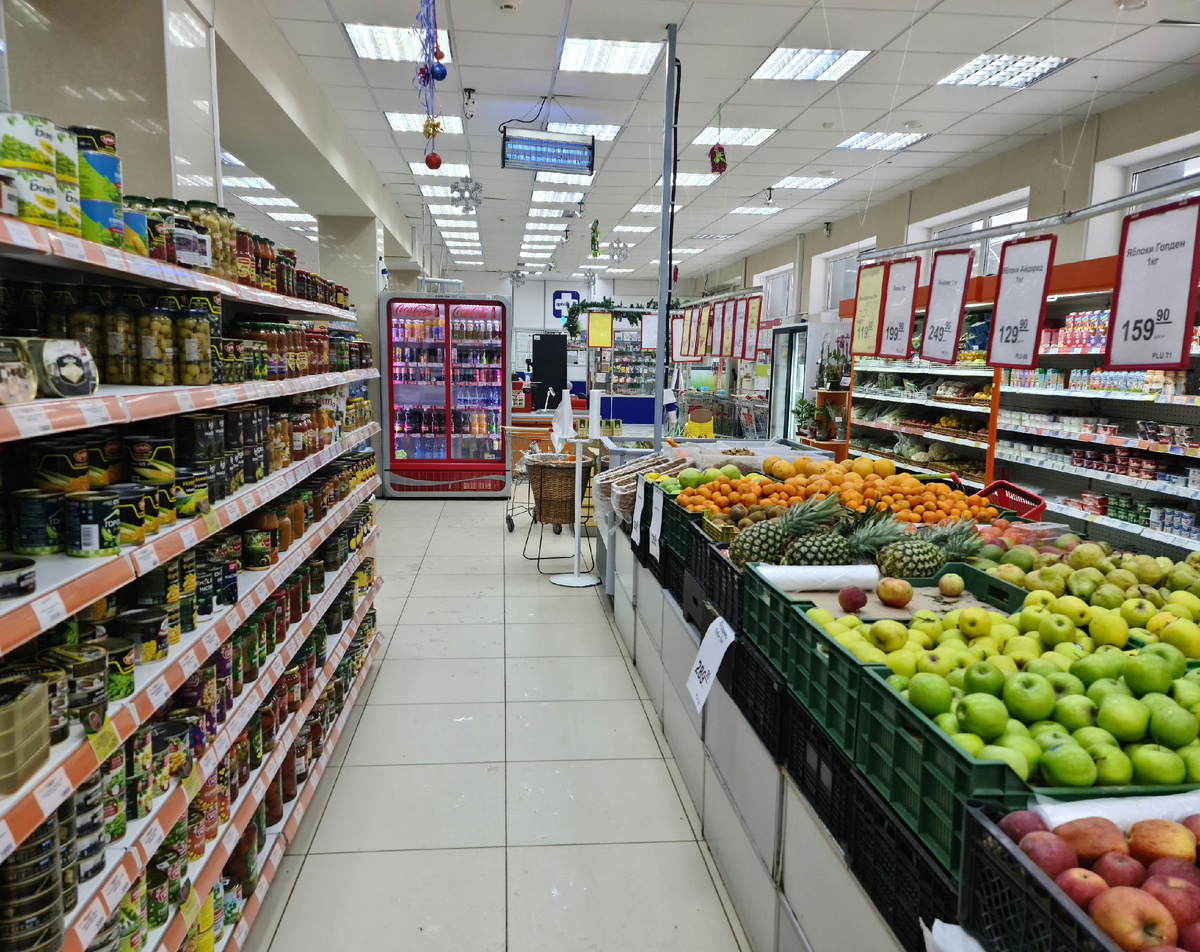 В баночках кстати полезно брать персики, ананасы, а так еще манго, киви, грейпфрут, сухофрукты, изюм и голубику, ягоды зимой тоже нужно всем есть и не отлынивать. Не жрите вредного иначе долго не проживете. Меняйте свой рацион в самую лучшую сторону и тогда боженька всех наградит сполна