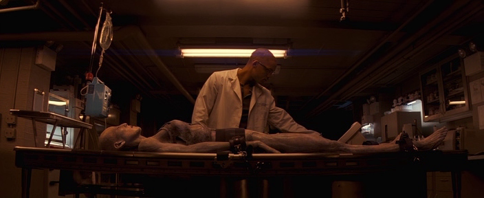 Кадр из фильма "Я — легенда" (2007)