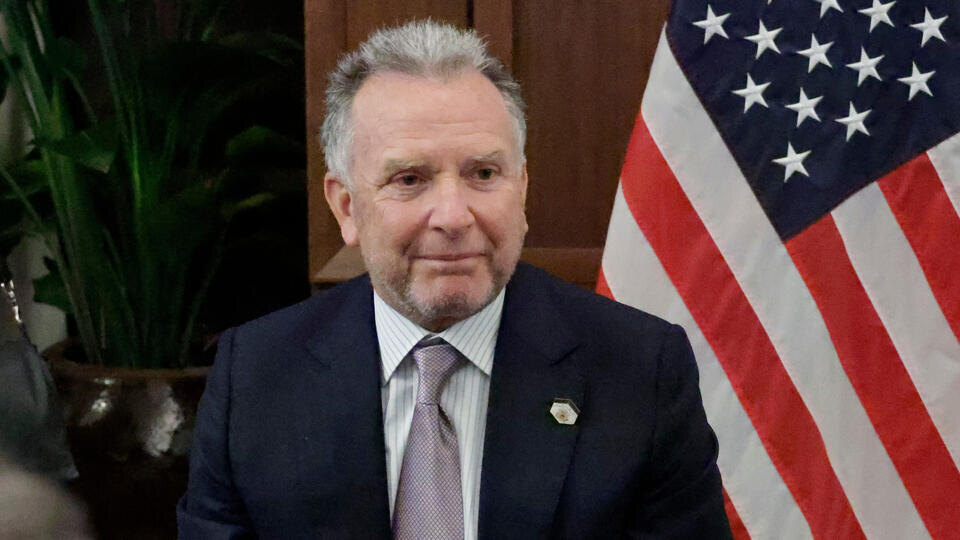     Уиткофф назвал переводчика Путина легендой Terry Renna/AP/TASS