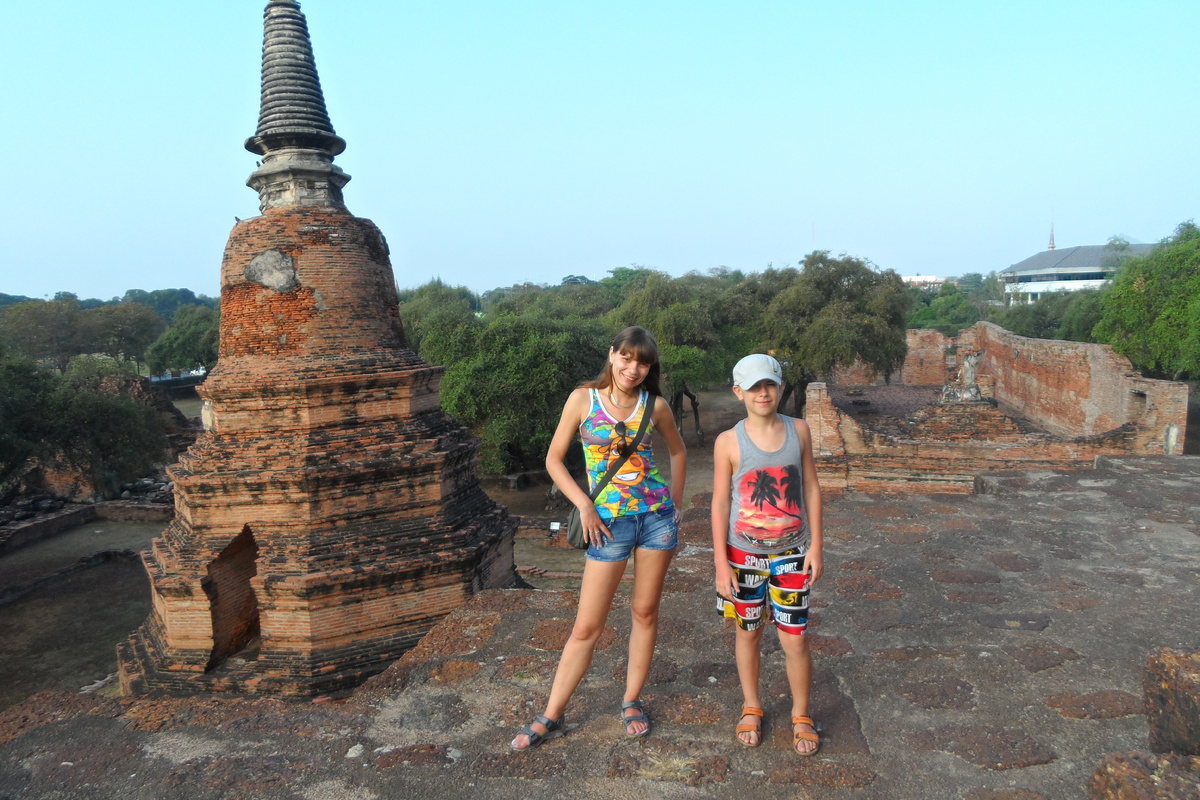 Вы привыкли, что я путешествую с дочкой, а в 2016 я путешествовала с сыночком. Ему тут 12 лет.