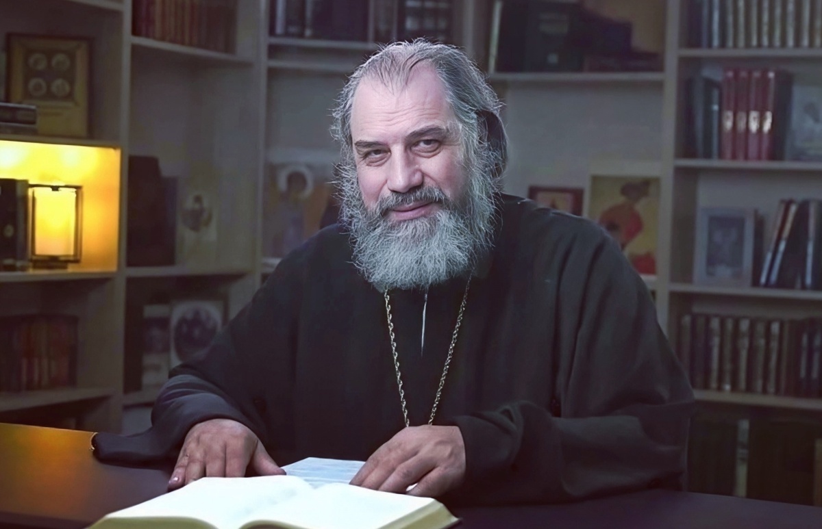 Александр Никольский — протоиерей, настоятель Храма Трёх Святителей Раменках (г. Москва).