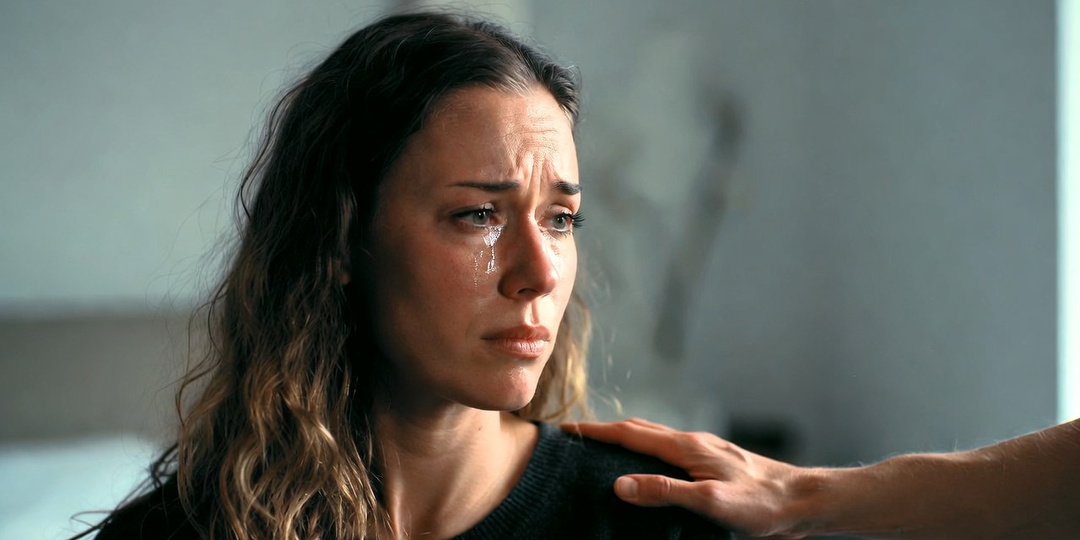 ОНА ПРОСТО СМОТРЕЛА ВЛЕВО-ВПРАВО ПОД РУКОВОДСТВОМ ПСИХОЛОГА — и через 6 минут перестала плакать о том, что мучило её 11 лет: