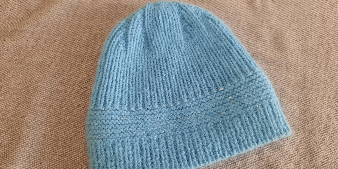 Популярная шапка по мотивам miu miu.