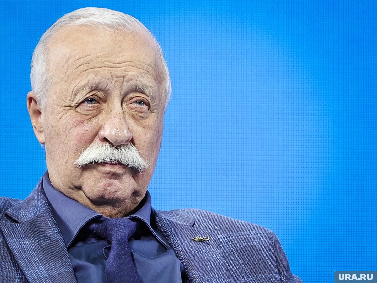     Якубович удивился зарплате акушерки