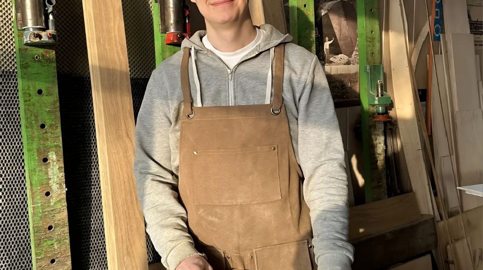 Жена заходила в мастерскую и сфотографировала нас за работой 😁 Морозное ❄️ солнечное ☀️ воскресенье! Работаем