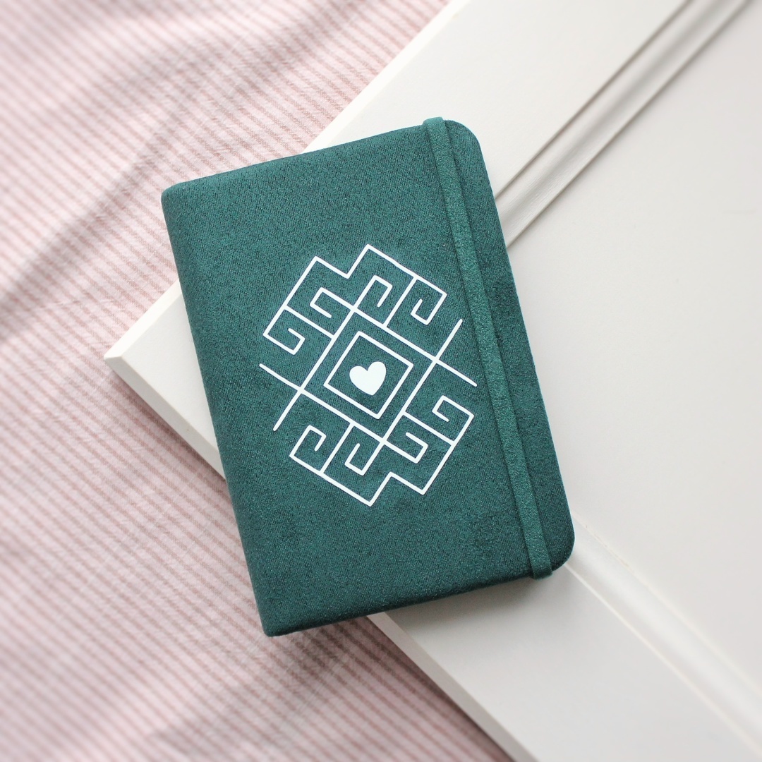 Обложка на паспорт со стилизацией башкирского орнамента, Sweetymade.