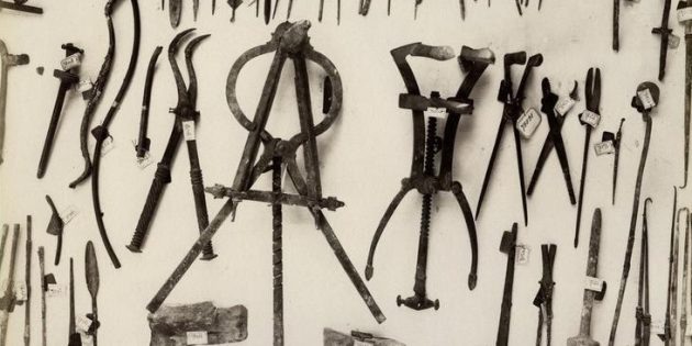 Римские хирургические инструменты, найденные в Помпеях. Изображение: Wikimedia Commons