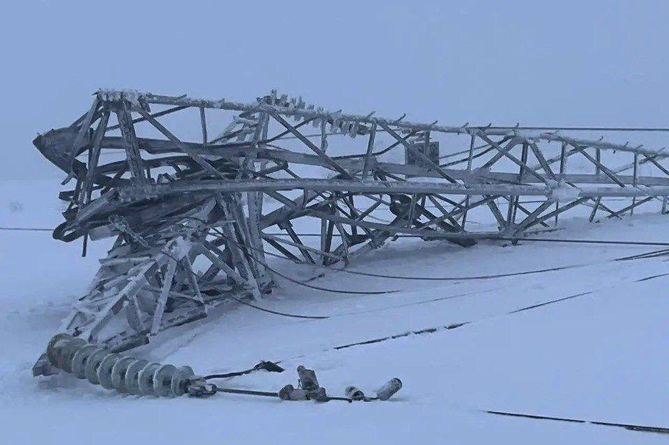    В Мурманской области ввели режим ЧС из-за последствий обрушения пяти опор ЛЭП