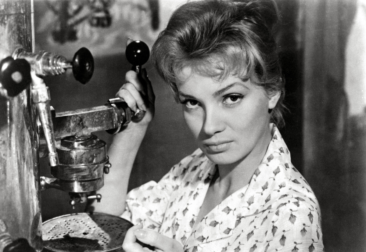 Кадр из фильма "Пепел и алмаз" (1958)