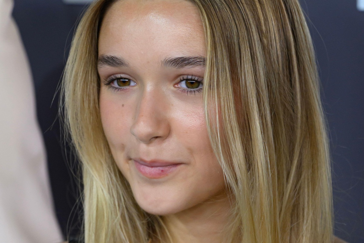     «Потрясающее шоу!»: Харпер Бекхэм после семейного скандала публично восхитилась братом