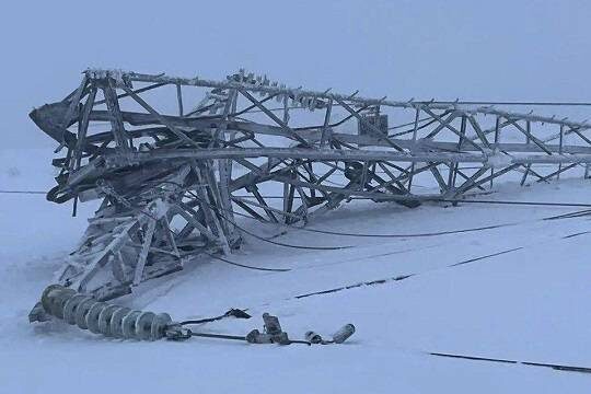    На фоне режима ЧС из-за отключения электроэнергии в Мурманске начали выдавать жителям продукты