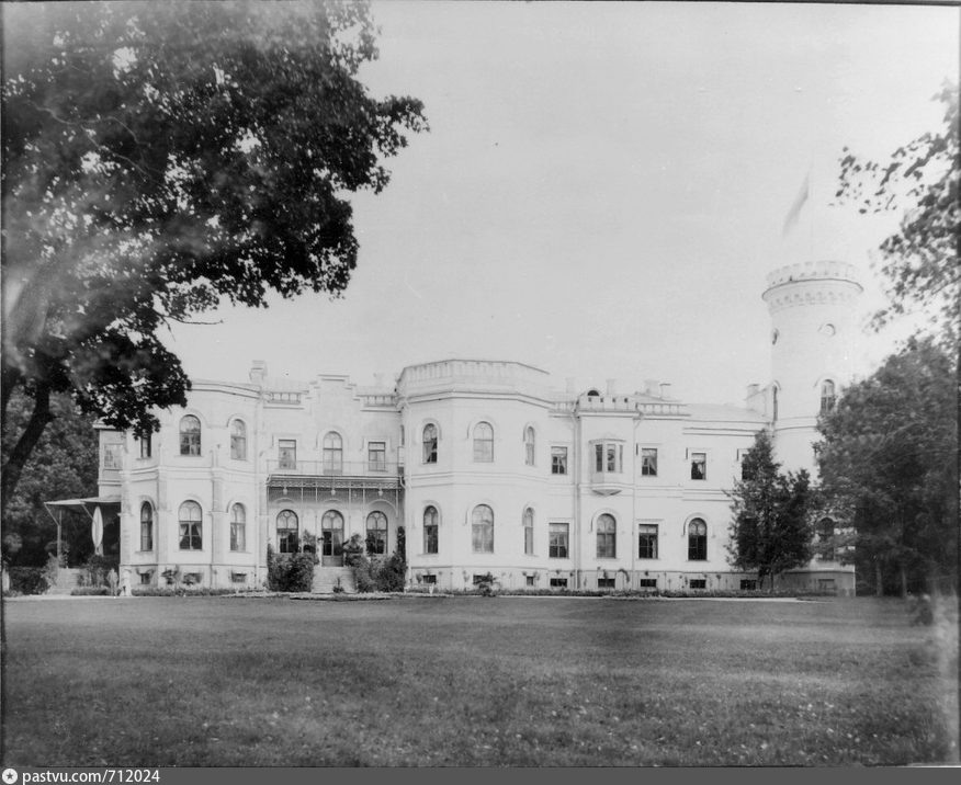 Задний фасад. фото 1900 г.