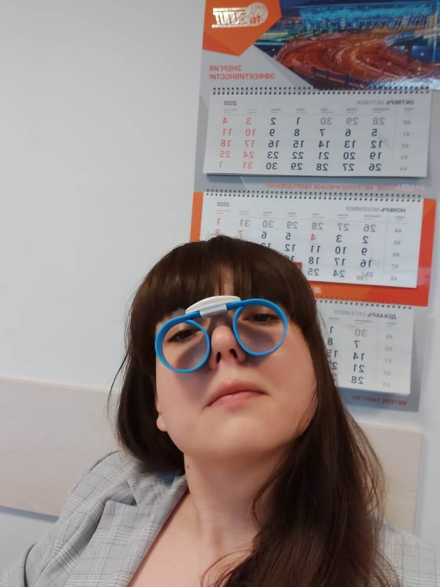 Когда возвращается тот, кого ты мечтаешь никогда больше не видеть. Очки из пропуска-браслета).