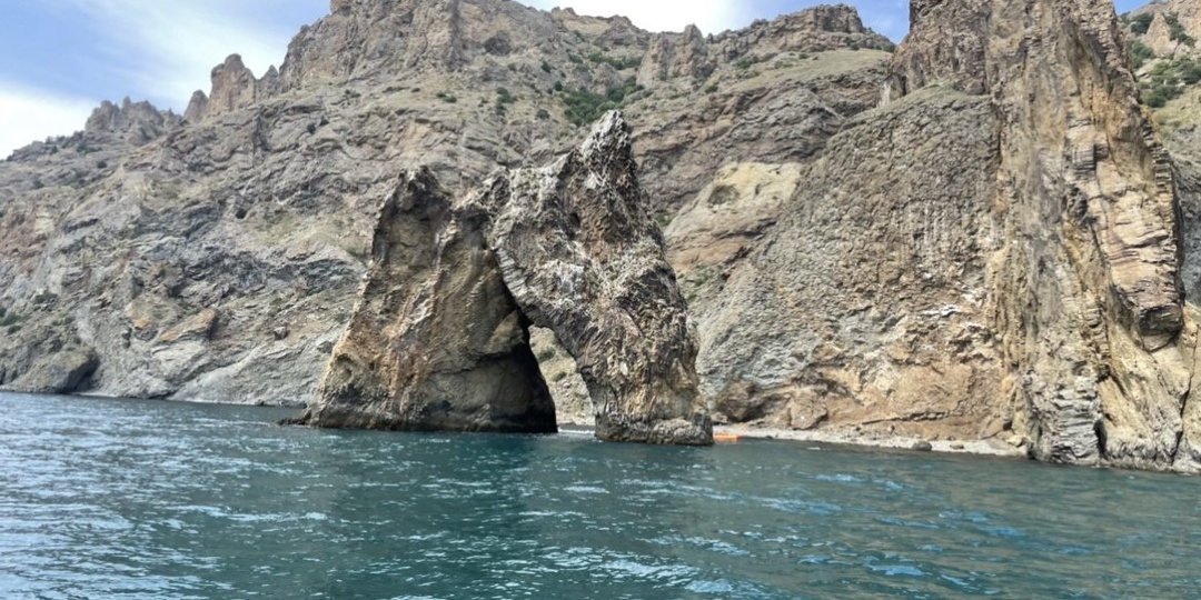 Карадаг: крымский вулкан, прогулка по которому впечатляет больше, чем по Везувию. И вы в этом убедитесь.