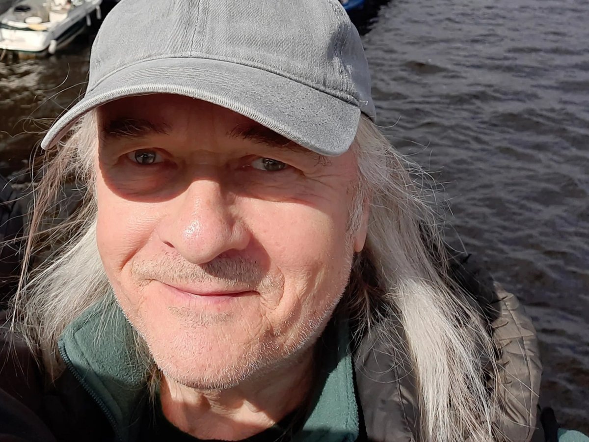     Коллеги называли Рыманова великолепным гитаристом с уникальным голосом