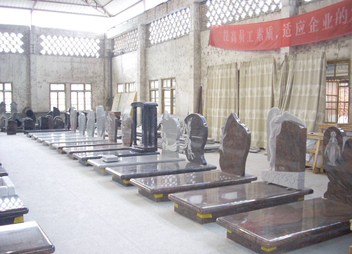 Незаменимых памятников не бывает!