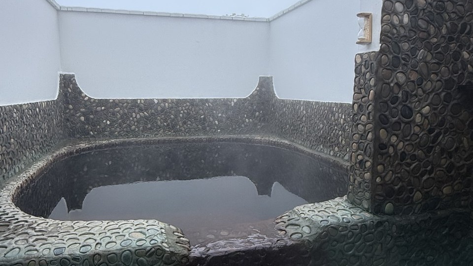 Поездка из Ессентуков на термальный источник «Янтарное Аква»: плюсы и минусы посещения