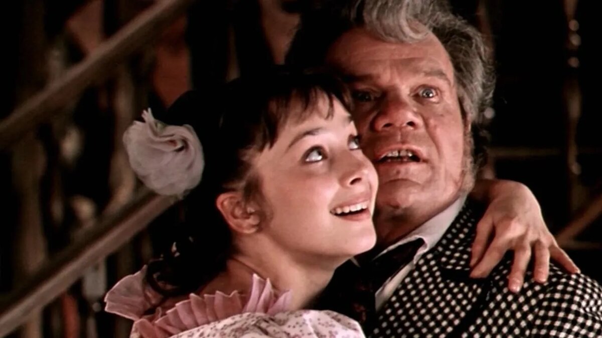 "Прежде, чем жениться на молоденькой, паспорт свой открой и посмотри"😉