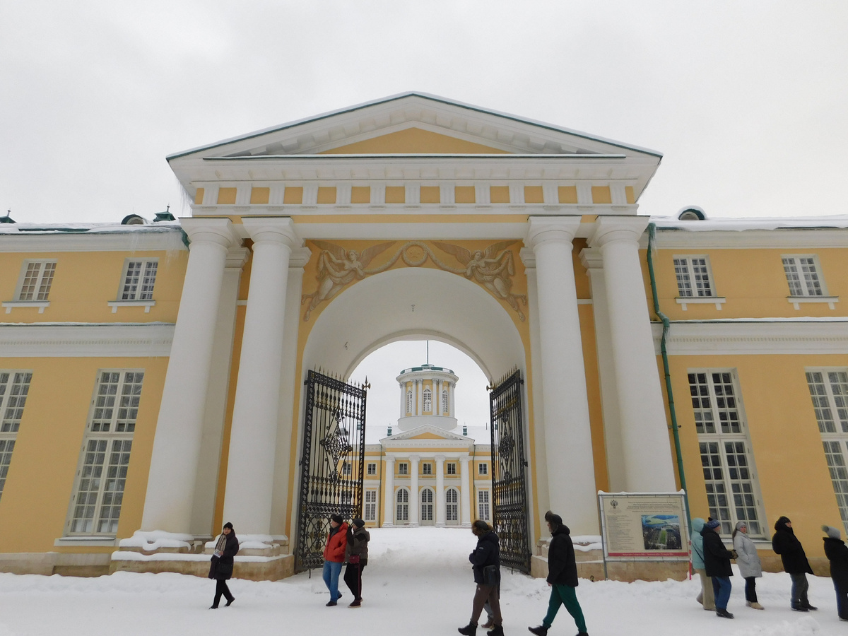 Большой дворец в Архангельском. Фото автора.
