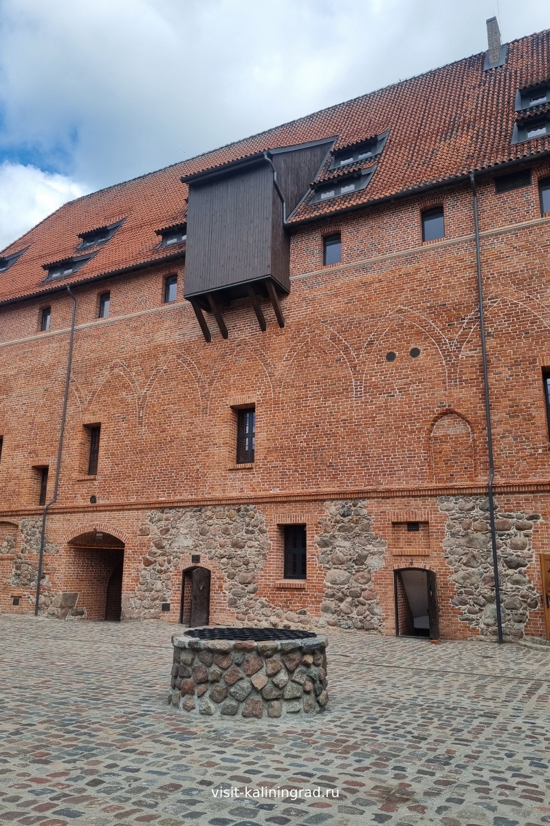 Флигель замка 14 века