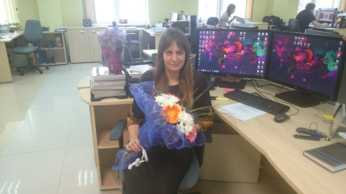 Фотографий того периода у меня практически не осталось. В тот день на работе я еще не знала, что через несколько суток моя жизнь разделится на "до" и "после". 