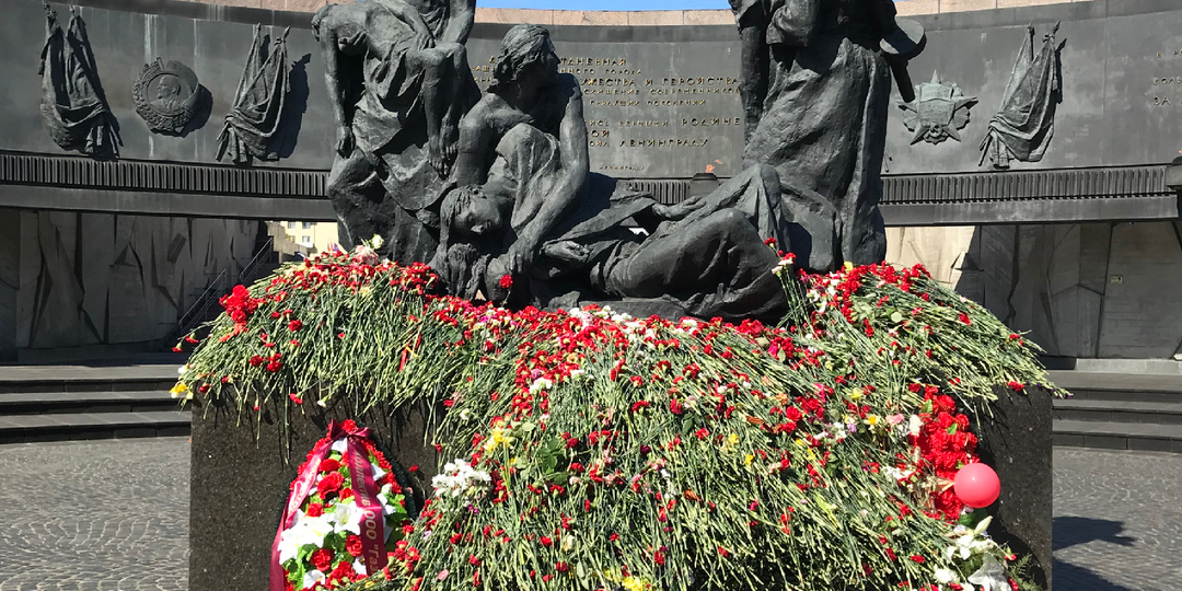 Монумент и подземный музей, посвящённые блокаде Ленинграда возле метро Московская