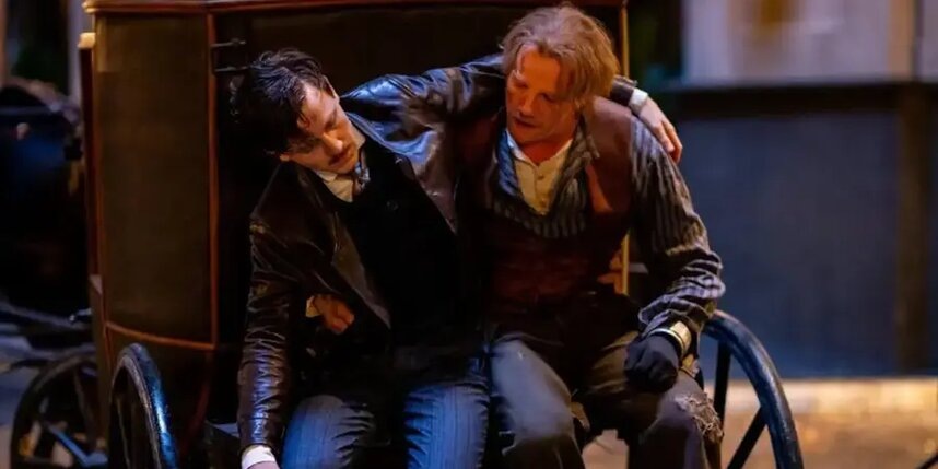    Офицер тайной полиции, князь Огарёв (Фёдор Федотов) и простой тульский мастер Сурин (Юрий Колокольников) стали русскими Шерлоком Холмсом и доктором Ватсоном."Атмосфера кино"