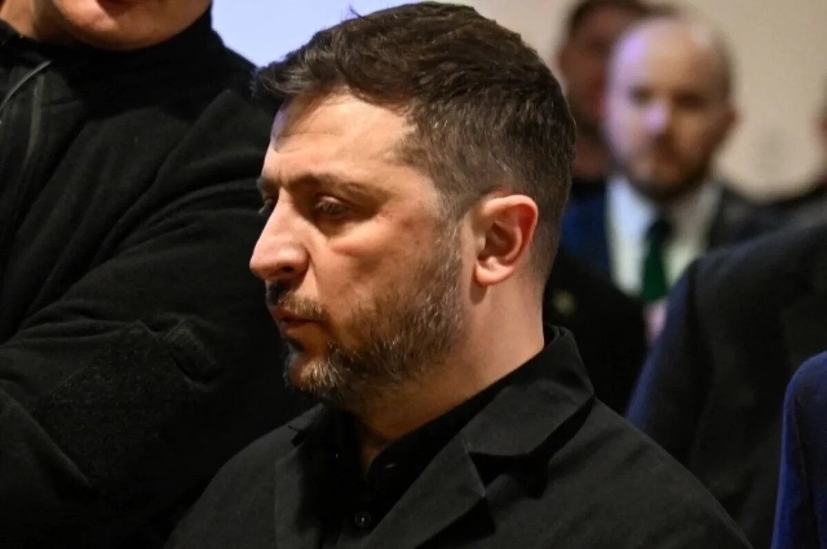    Азаров назвал стилем Зеленского его нахальное поведение в Давосе