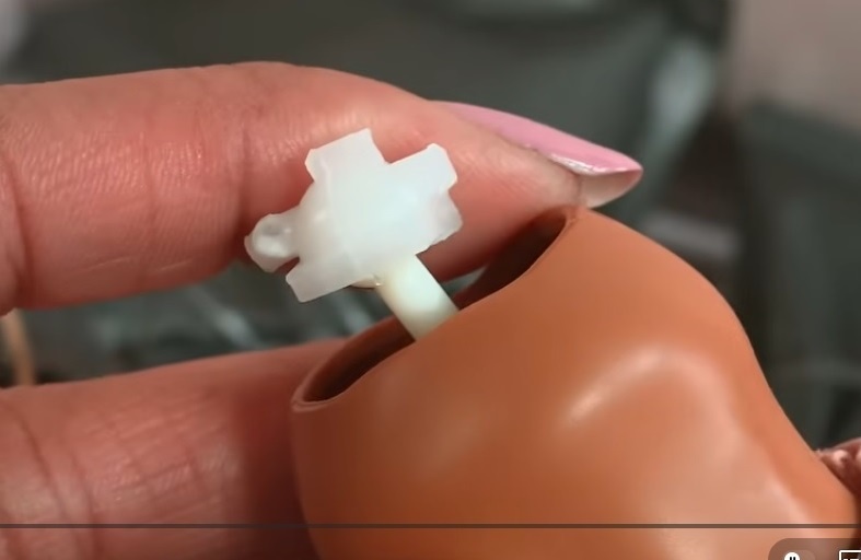 Видно, что соединение смято