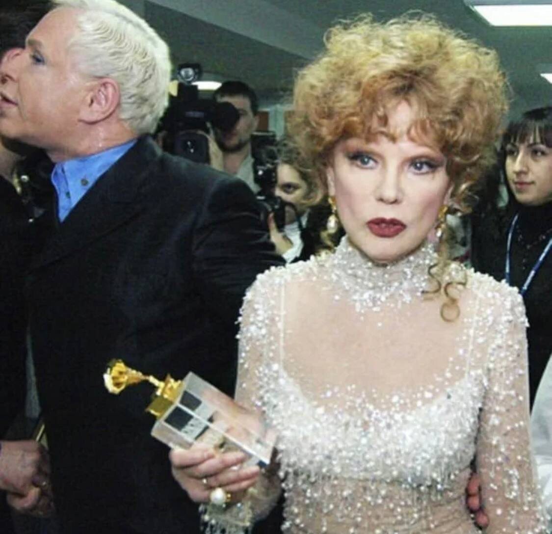 Премия "Золотой граммофон" (2004) за песню "Петербург-Ленинград"