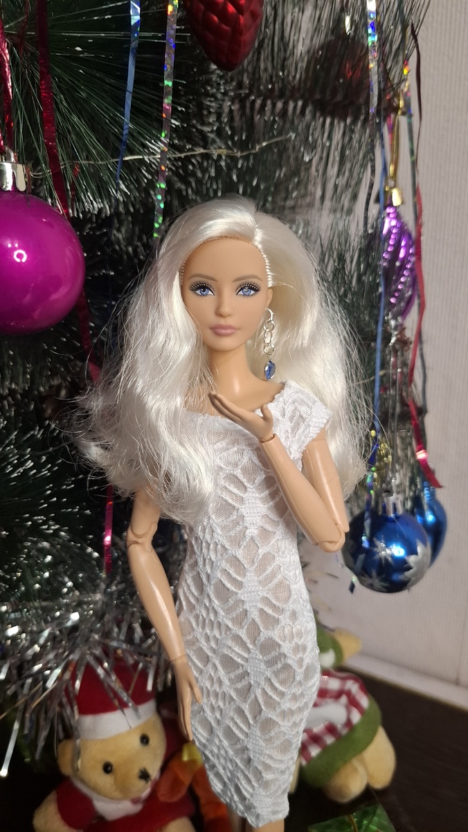 Barbie Basics 02 Карла, в моем кукломире Дина