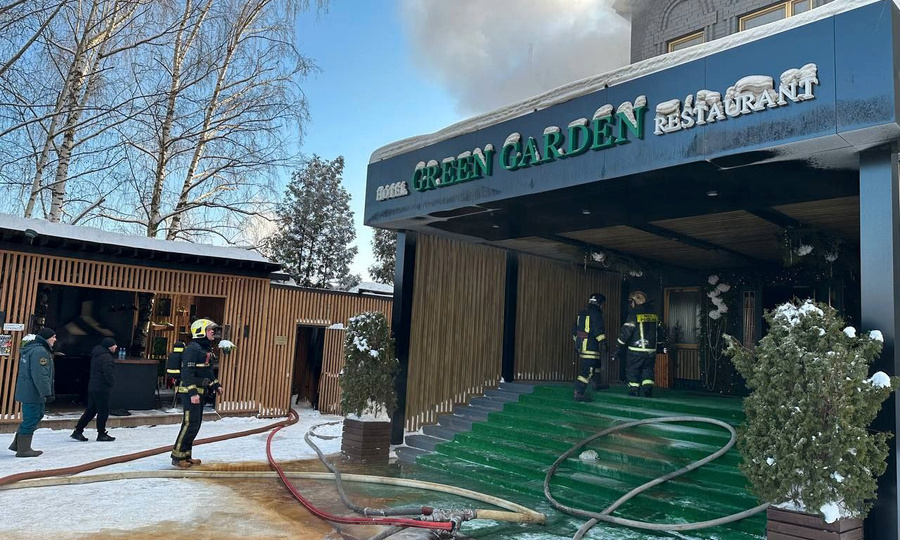 Пожар в отеле «Грин Гарден»: эвакуированы постояльцы, начата проверка