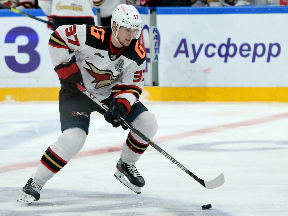    Игрок "Авангарда" Клим Костин | © РИА Новости / Александр Овчаров