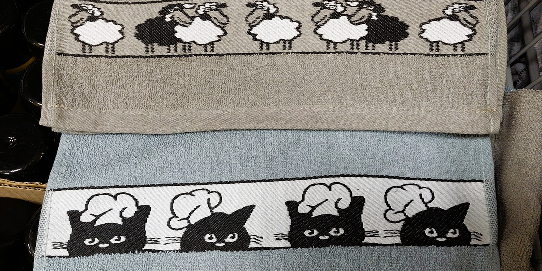 В Чижике теплые одеяла с верблюжьей шерстью, одежда и обувь. Выбираю котлеты и зефир. Готовим творожную запеканку, рецепт.