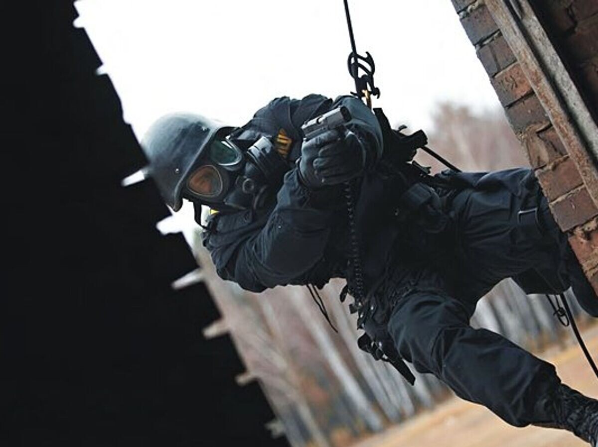    Сотрудник украинского спецподразделения "Омега" | © Фото : МВД Украины