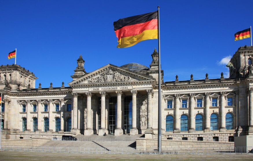    Пример Гитлера заразителен. Драка неизбежна. Народ и власти Германии рвутся в поход на Россию