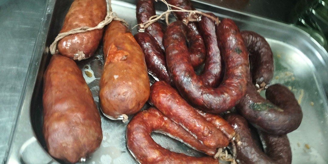 Любимое блюдо местных - для самых смелых туристов