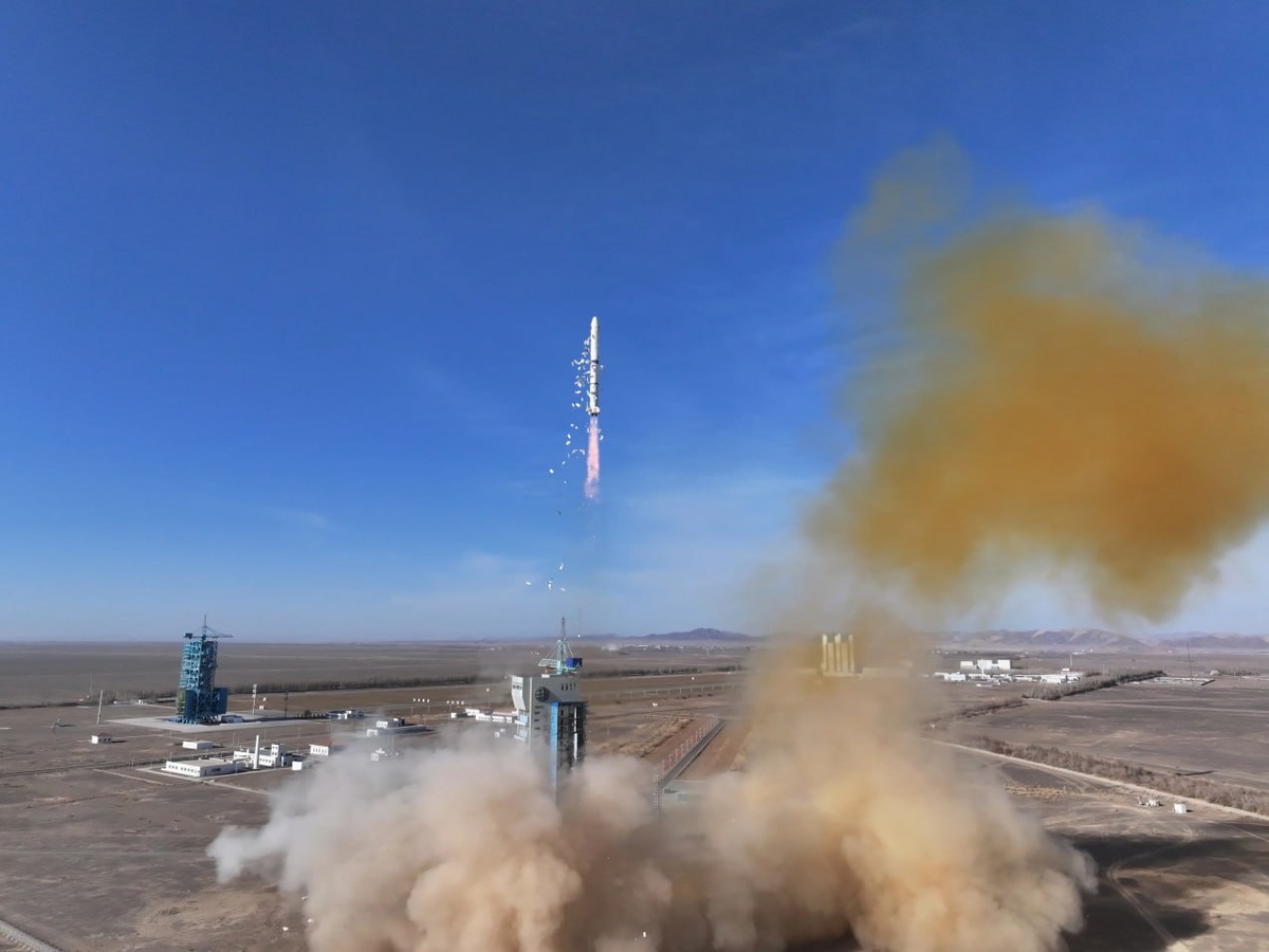 Вслед за приобретением истребителей Су-35СЭ, Су-57Э и Су-34Э Алжирское космическое агентство приступает к развёртыванию орбитальной группировки оптико-электронной разведки. Фото: Алжирское космическое агентство