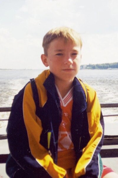    Юный Александр Петров, еще не зная, что его ждет слава, уже строил грандиозные планы.