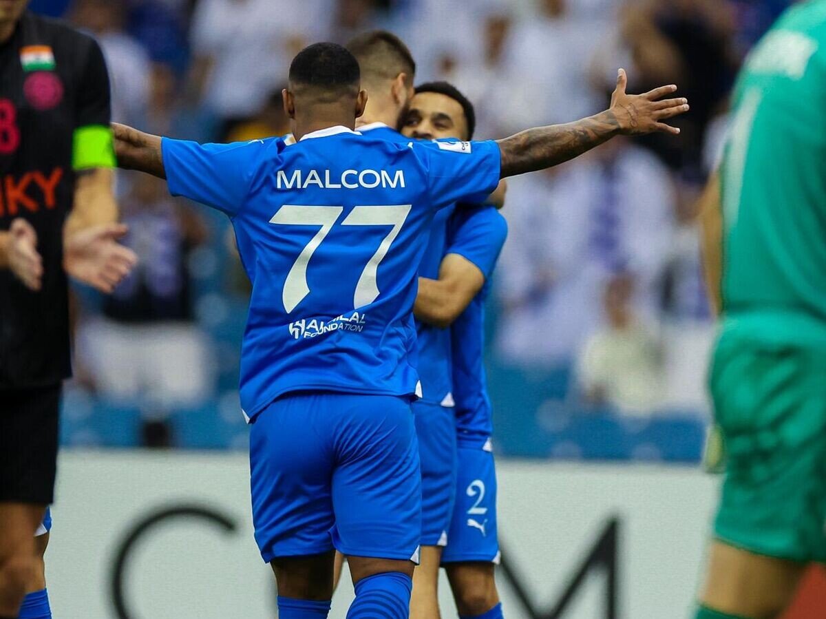    Малком с партнерами по "Аль-Хилялю" празднуют гол | © Фото : Пресс-служба "Аль-Хиляля"