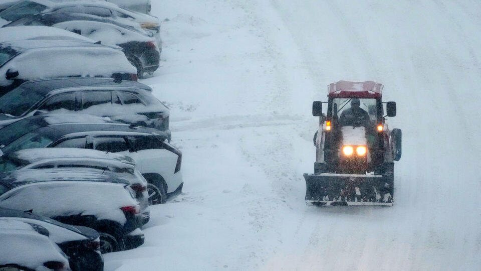     Более 1 млн домов в США остались без электричества из-за снежной бури ИЗВЕСТИЯ/Дмитрий Коротаев