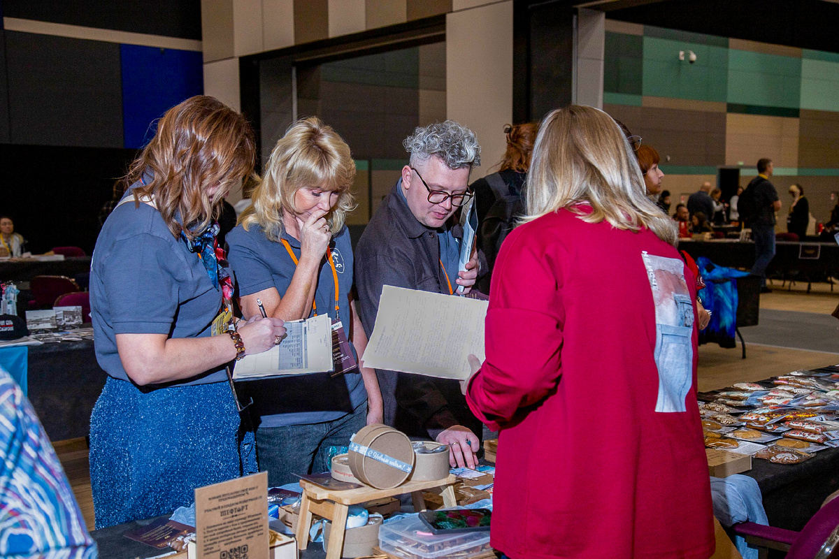 Оценка конкурсных работ экспертным жюри