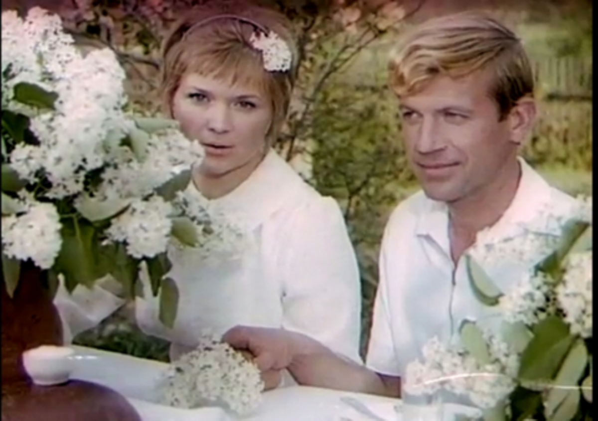 Тени исчезают в полдень.