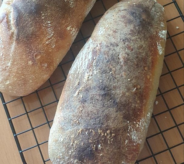 Чиабатта на закваске: воздушный хлеб с хрустящей корочкой.