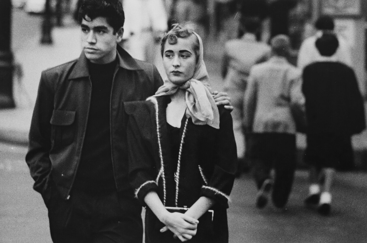 «Всё движется, время идет, люди уходят и иногда не возвращаются. Остаются только фотографии»